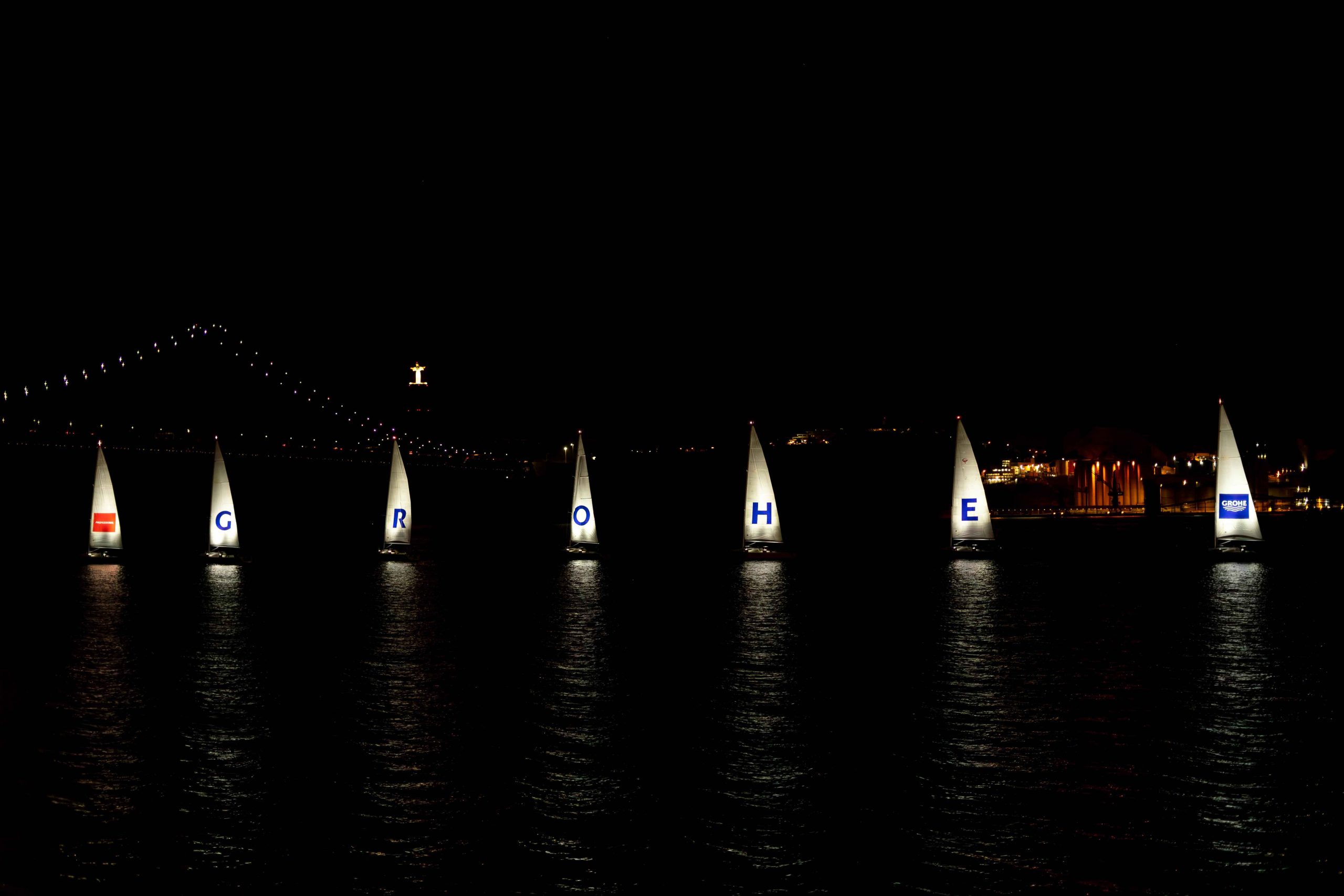 Promotional show on the river tejo